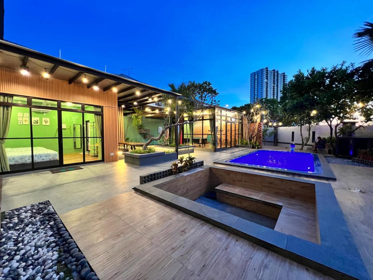 The Uniique Haus - Johor 1St Staycation Water Dining Experience Johor Bahru Ngoại thất bức ảnh
