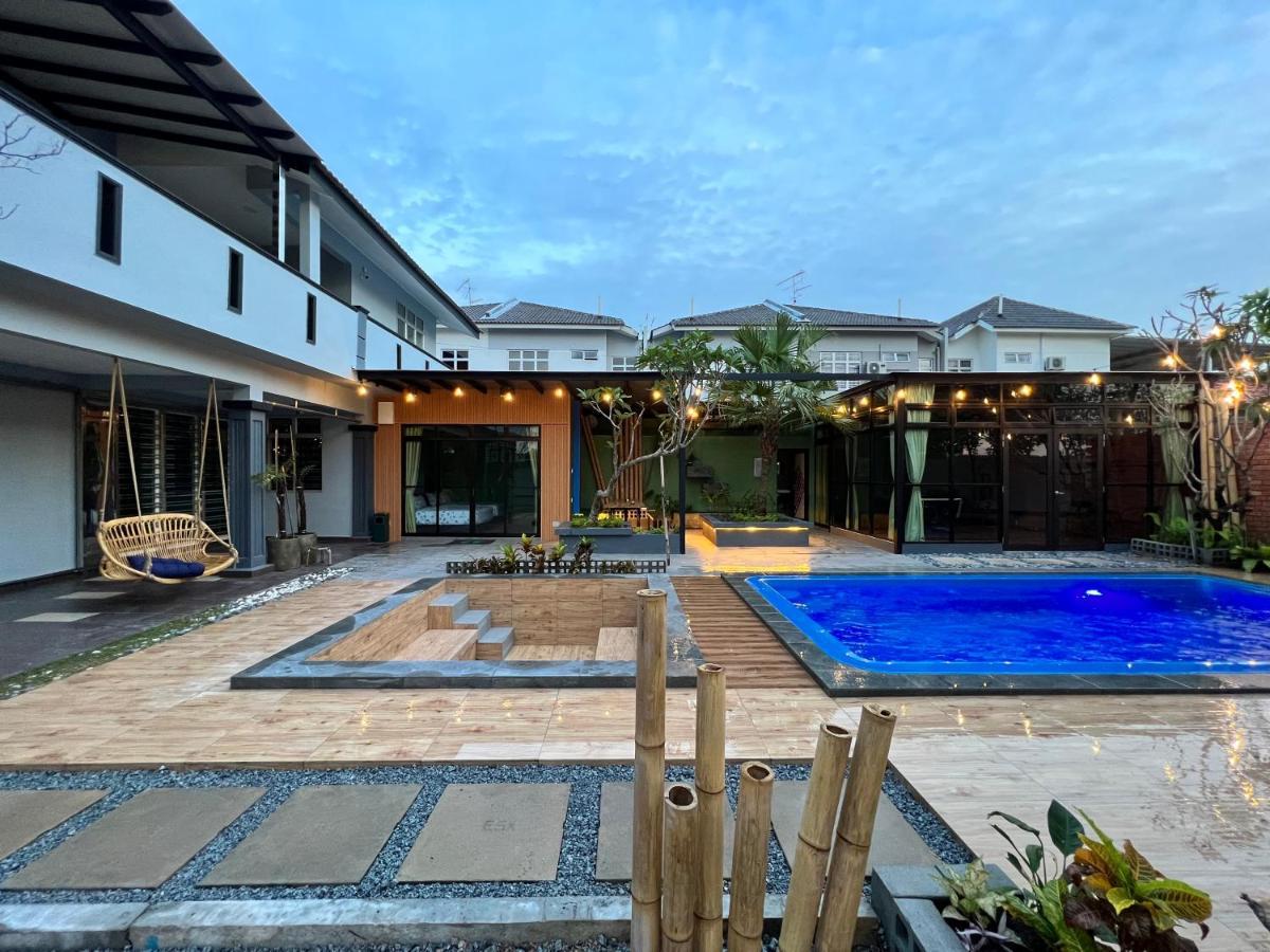 The Uniique Haus - Johor 1St Staycation Water Dining Experience Johor Bahru Ngoại thất bức ảnh