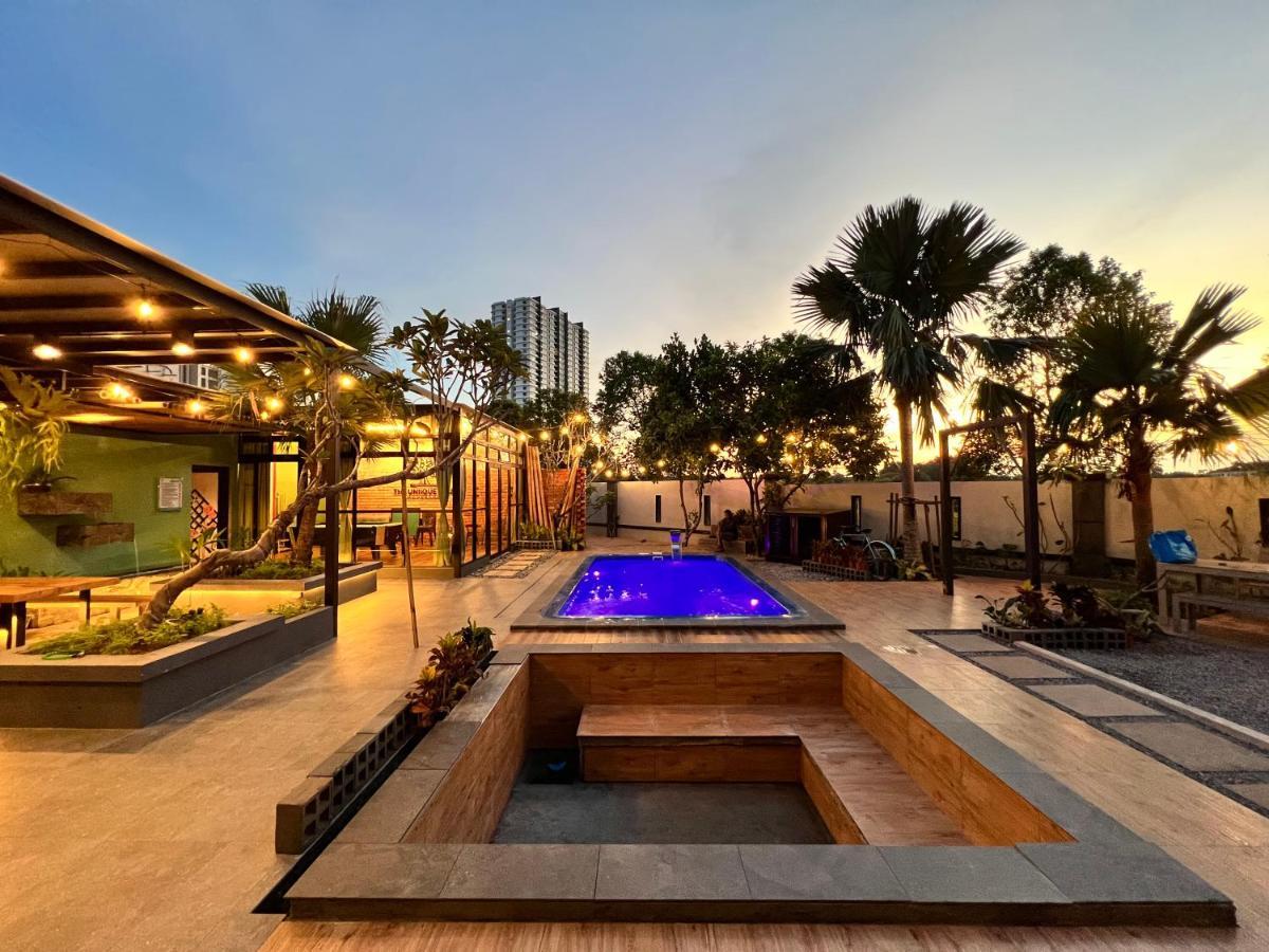 The Uniique Haus - Johor 1St Staycation Water Dining Experience Johor Bahru Ngoại thất bức ảnh